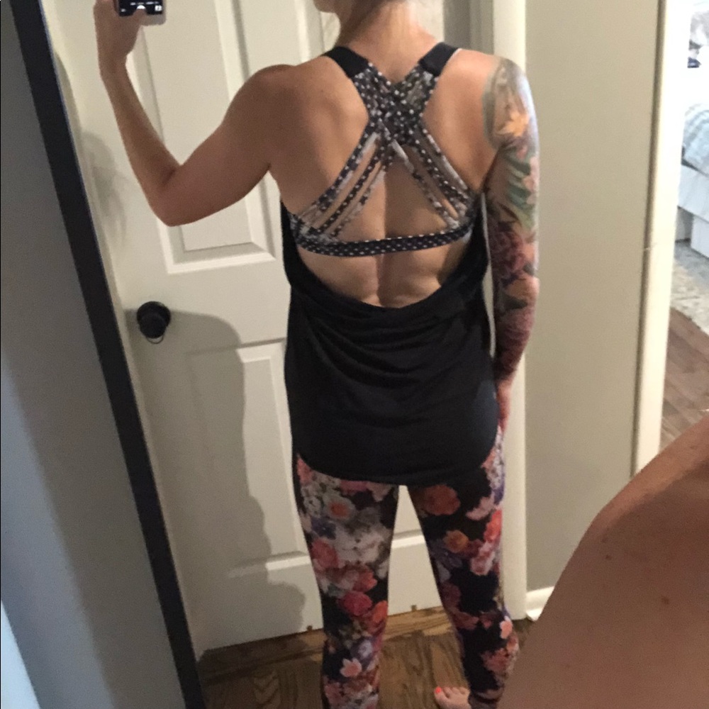 Lululemon Free To Be Serene 2 in 1 Tank size 6